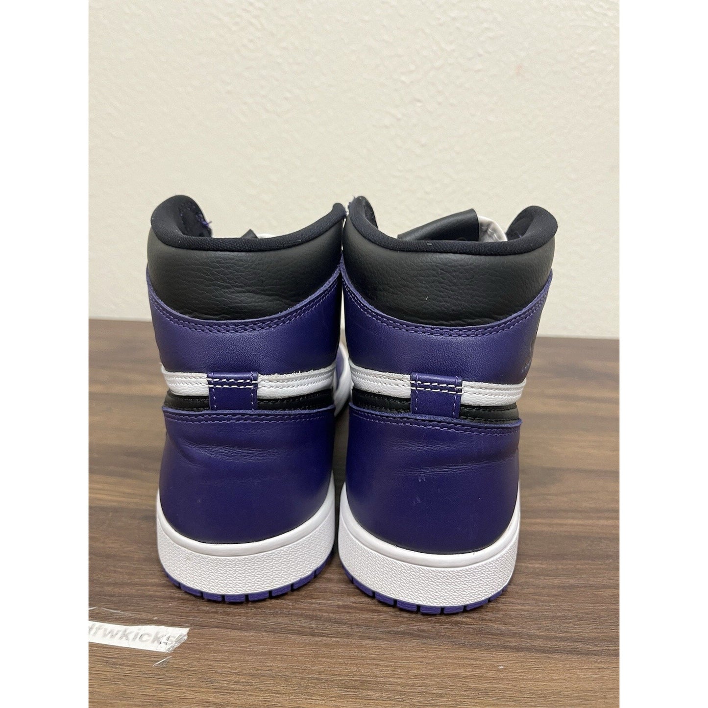 Nike Air Jordan 1 Retro OG High Court Purple 2.0 size 9.5 555088-500 *402
