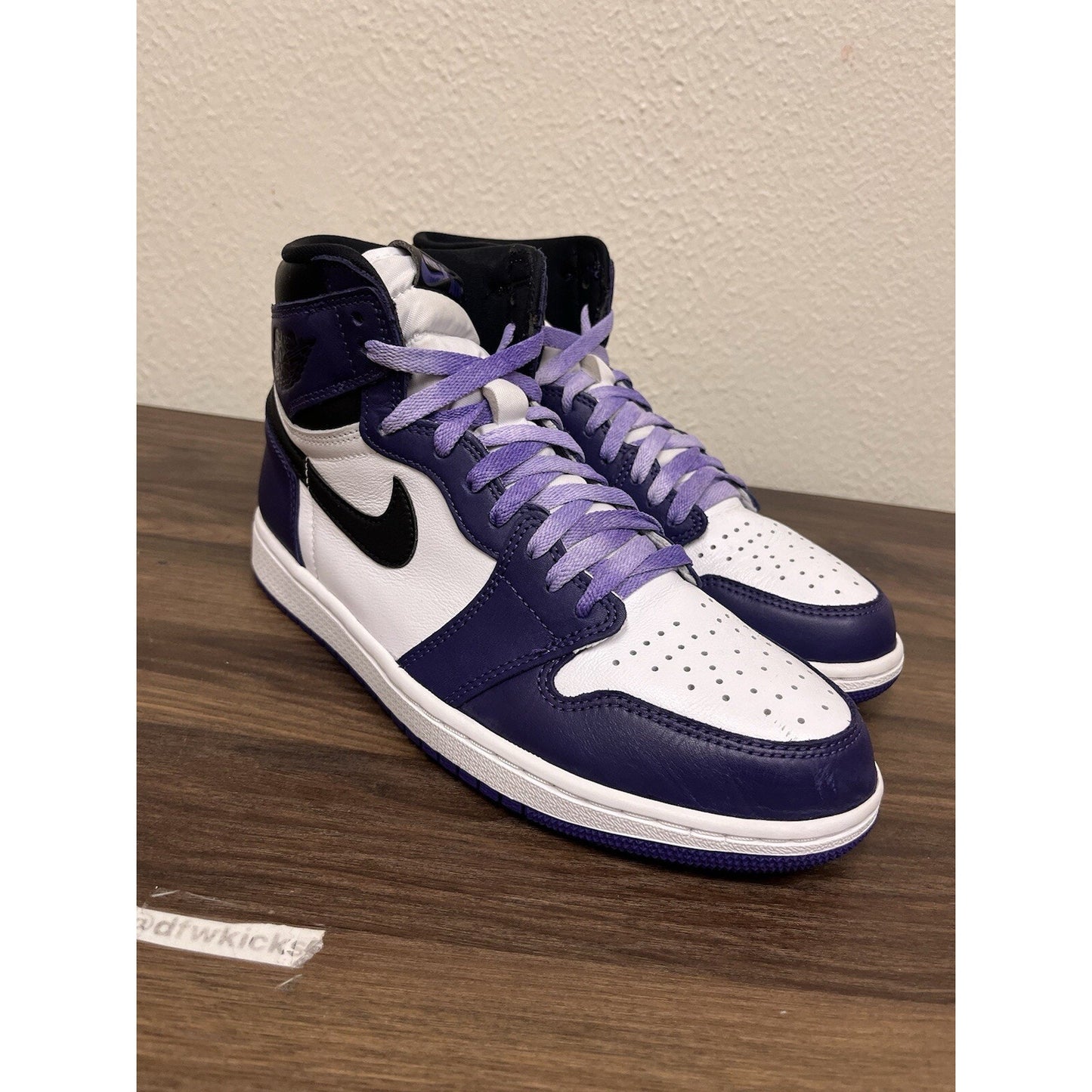 Nike Air Jordan 1 Retro OG High Court Purple 2.0 size 9.5 555088-500 *402
