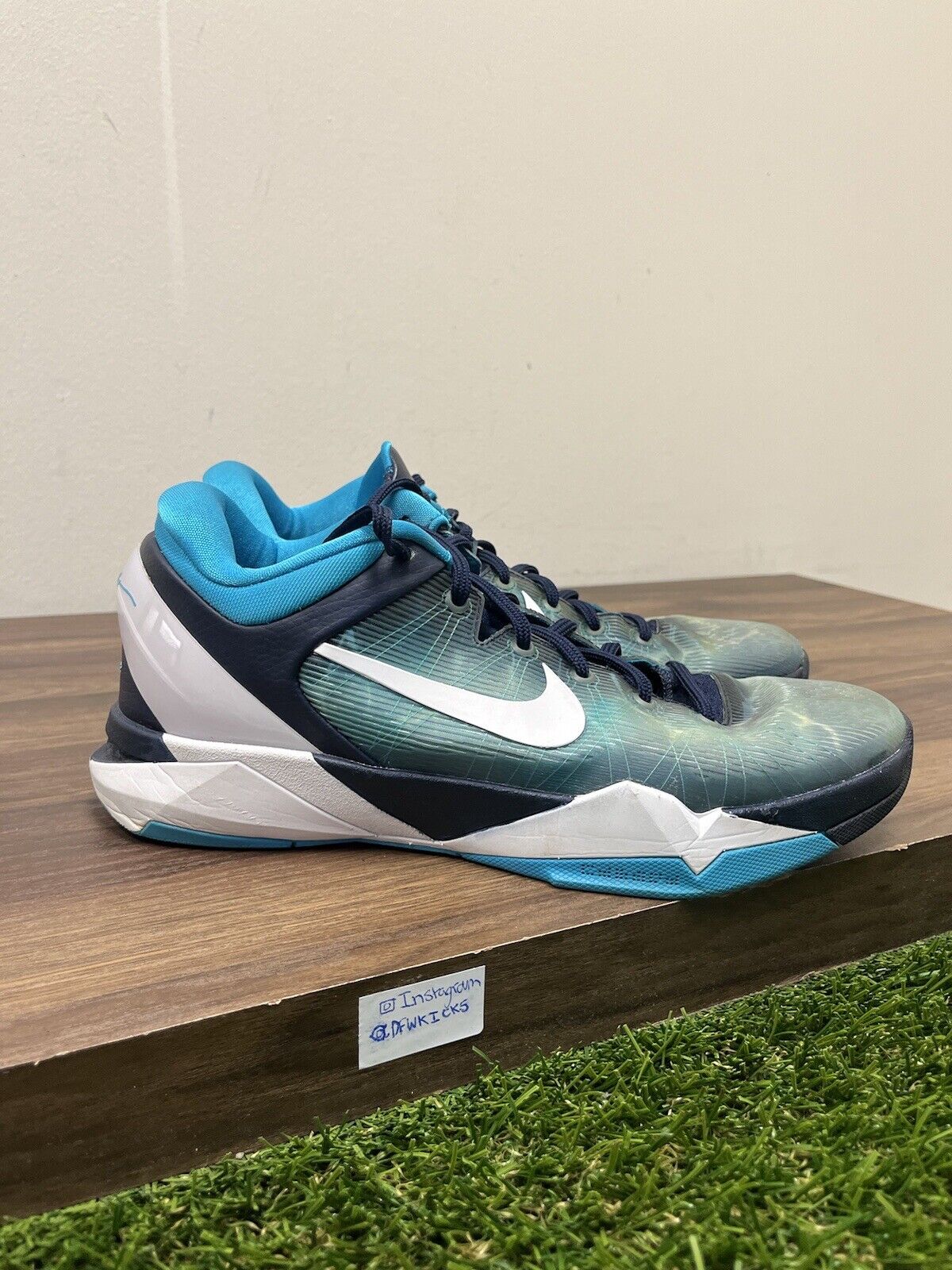 Nike Kobe 7 Shark 2012 Size 11 488371-401