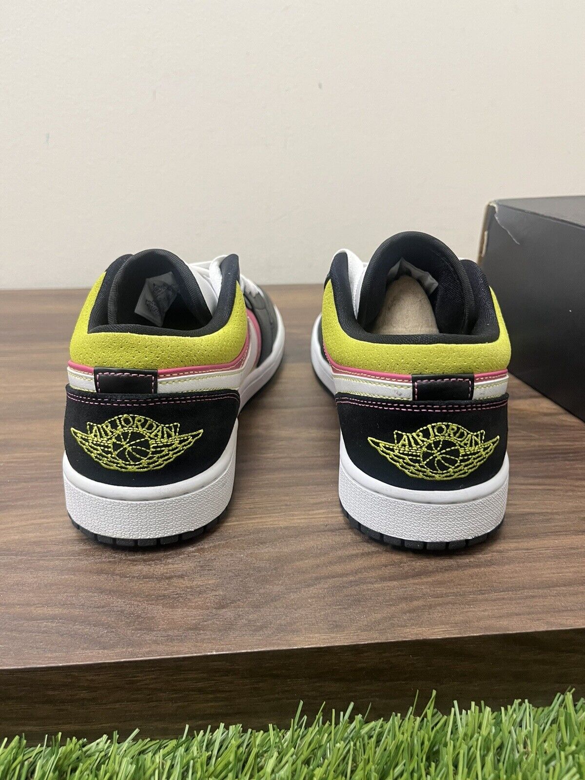 Nike Air Jordan 1 Men's Low Spray Paint CW5564-001 Sneakers Shoes size 8.5