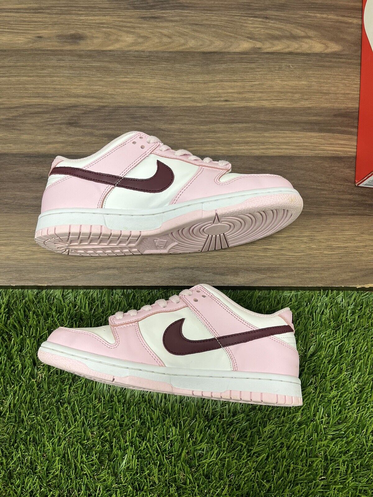 Nike Dunk Low Pink Foam 5.5Y  ( 7 womens ) CW1590-601