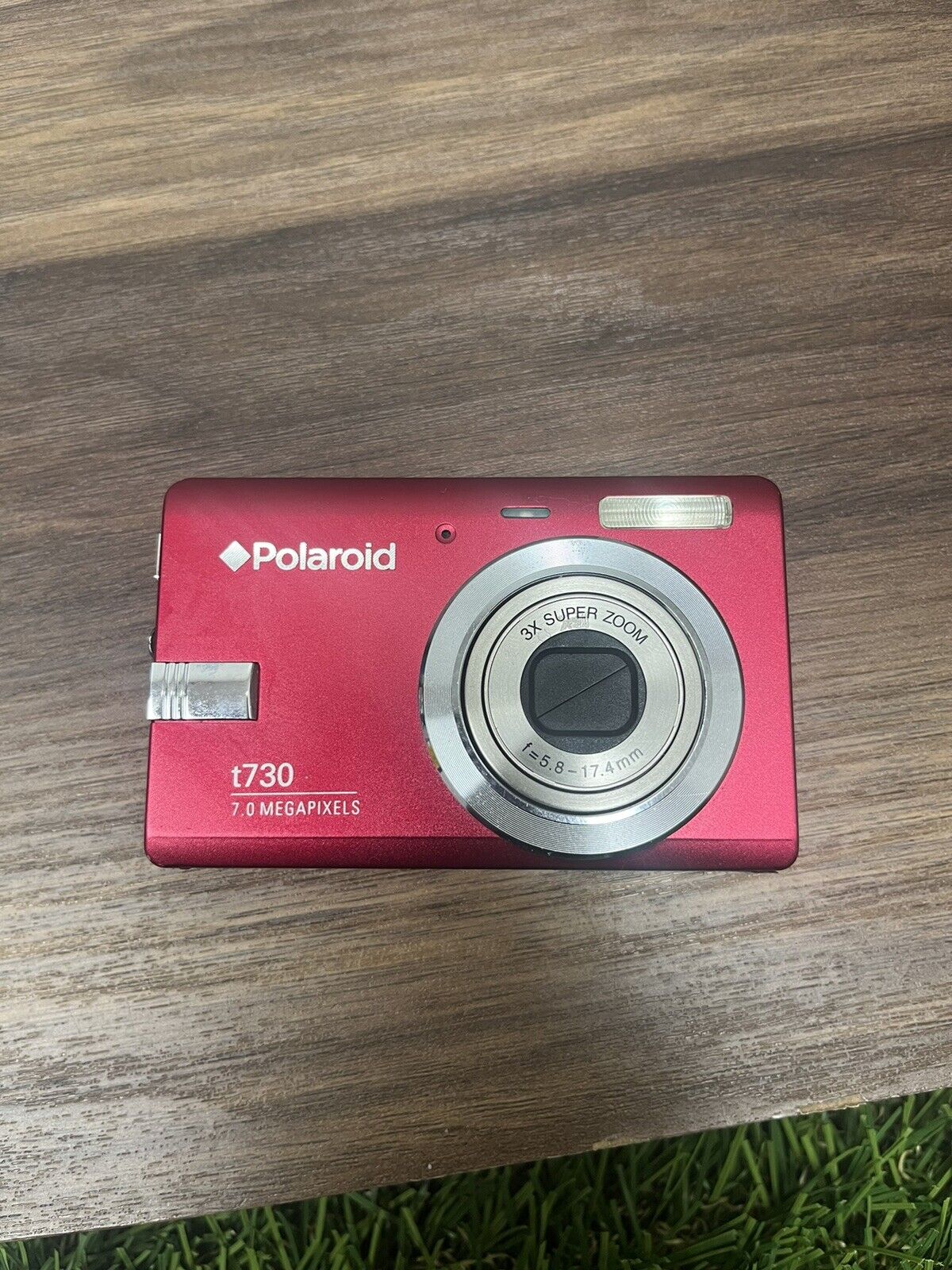 Polaroid T730 7.0MP Digital Camera - Red ( no charger but have the battery