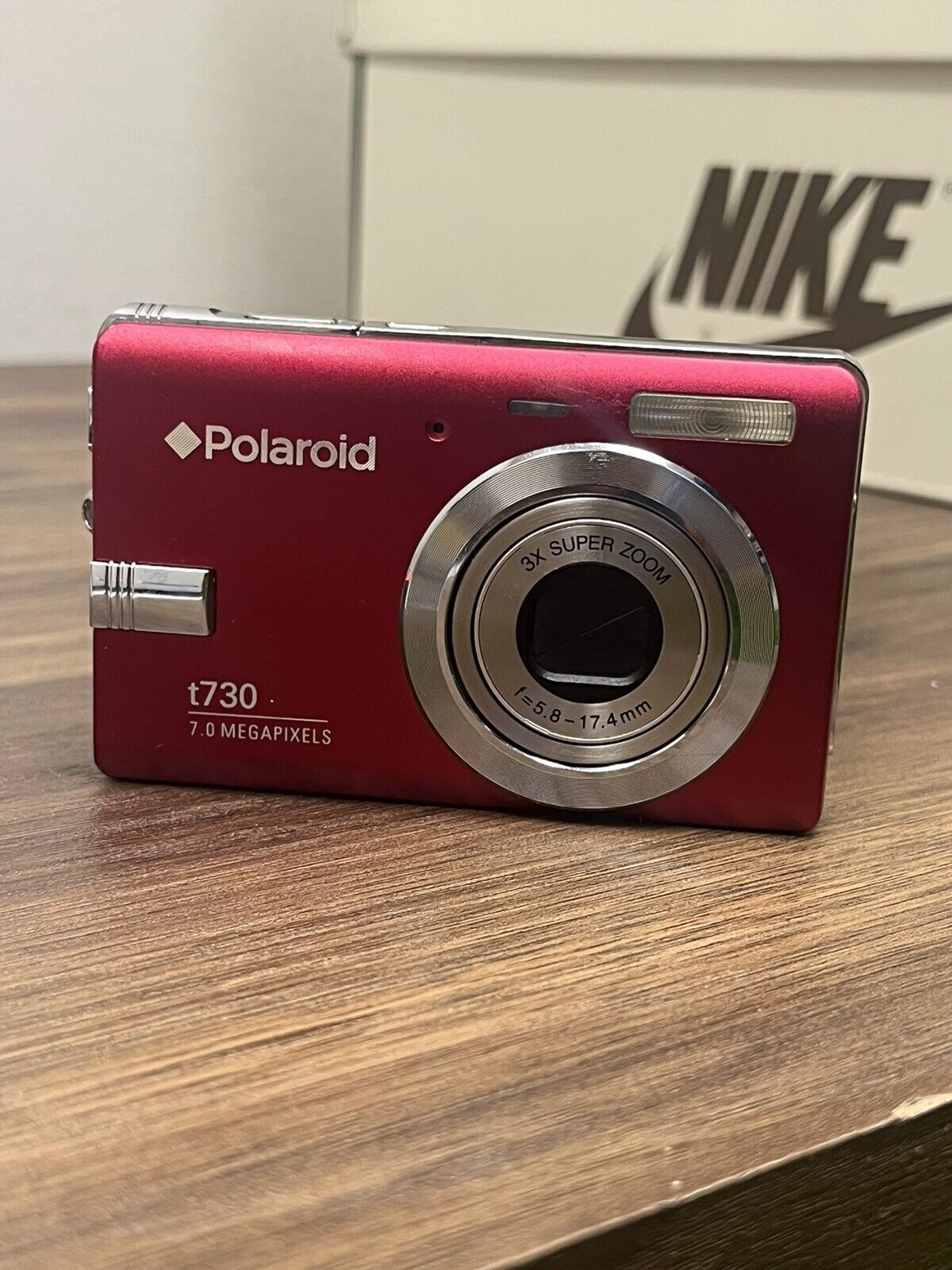 Polaroid T730 7.0MP Digital Camera - Red ( no charger but have the battery