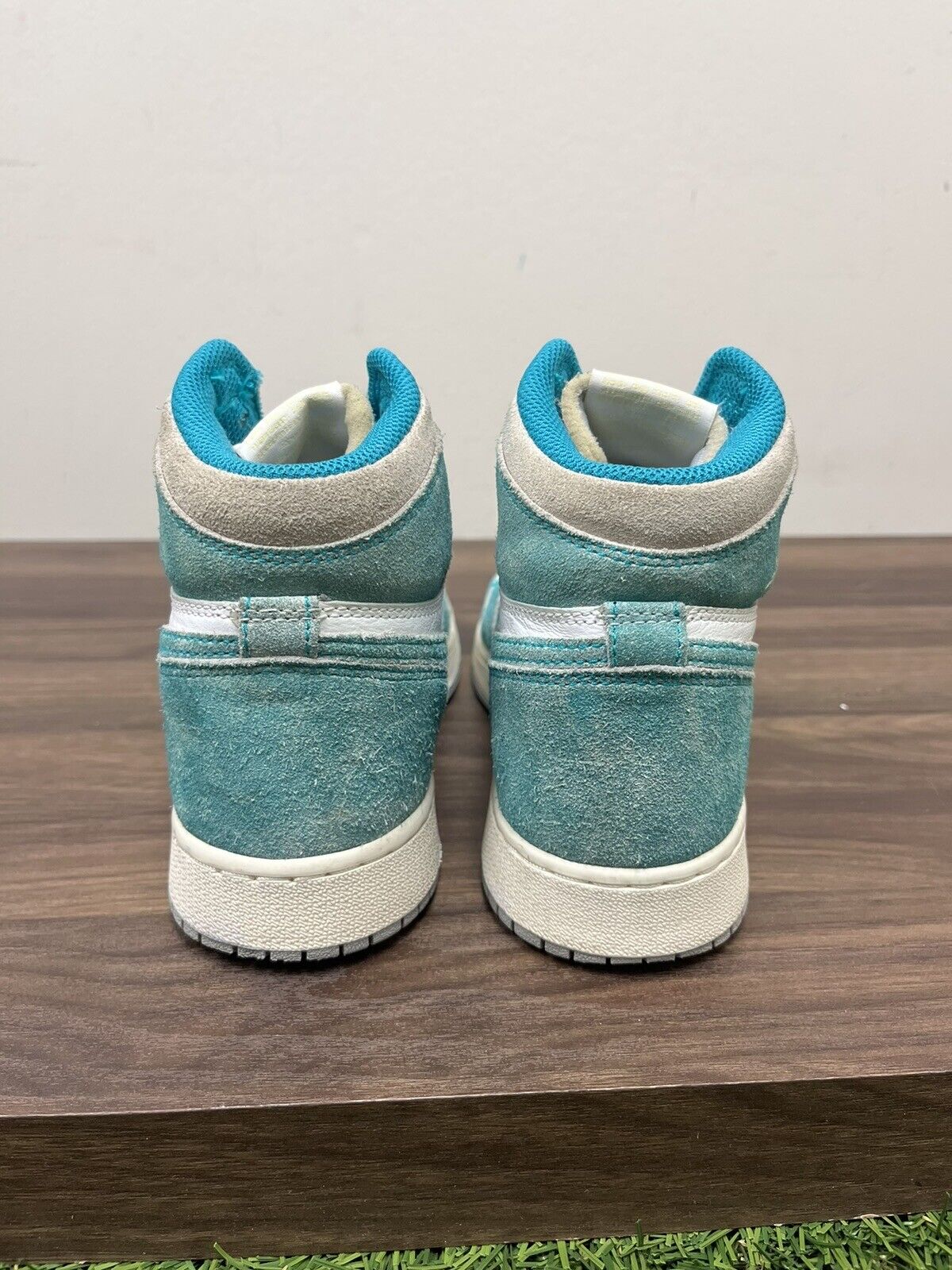 Air Jordan 1 High OG Turbo Green GS - Size 6.5Y - - Used - Youth Shoe