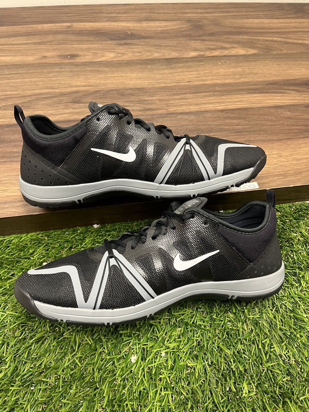 Nike Free Cross Compete Women's Training Shoe black sneakers tennis  size 8.5