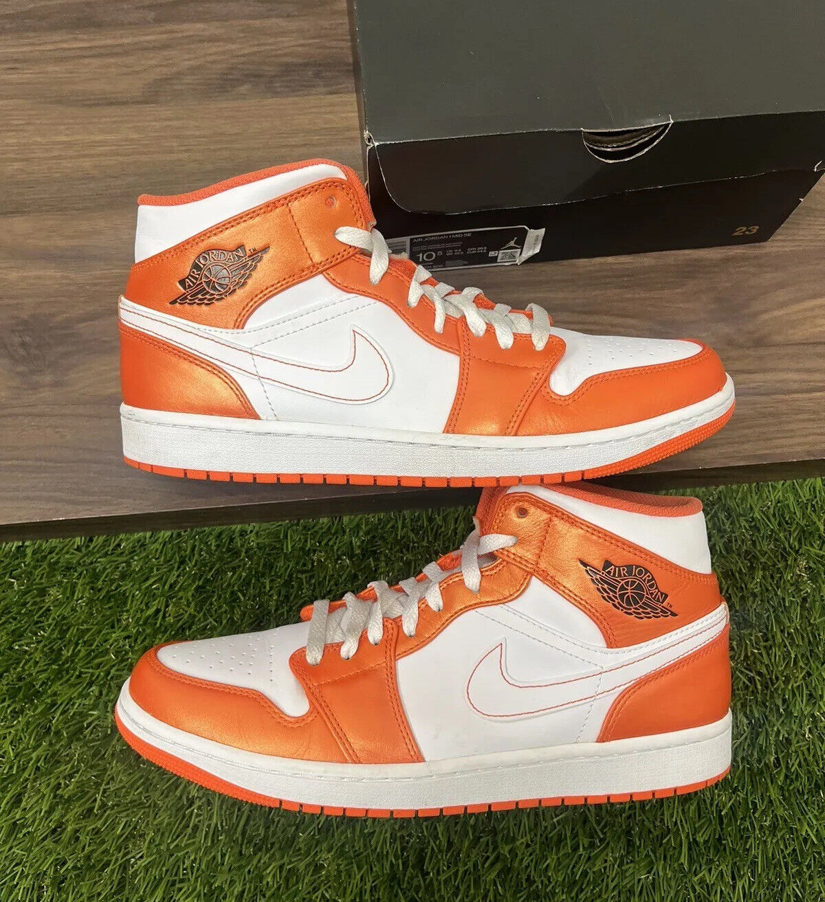 Nike Air Jordan 1 Mid SE Electro Orange 2021 Size 10.5 DM3531-800 Orange White