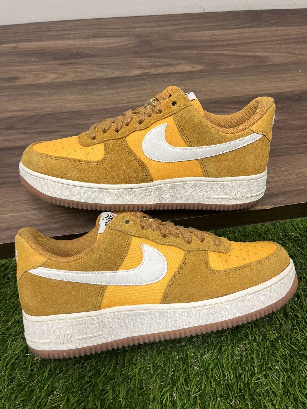 Nike Air Force 1 ‘07 SE First Use Gold Yellow Suede DA8302-700 Women’s Size 10.5