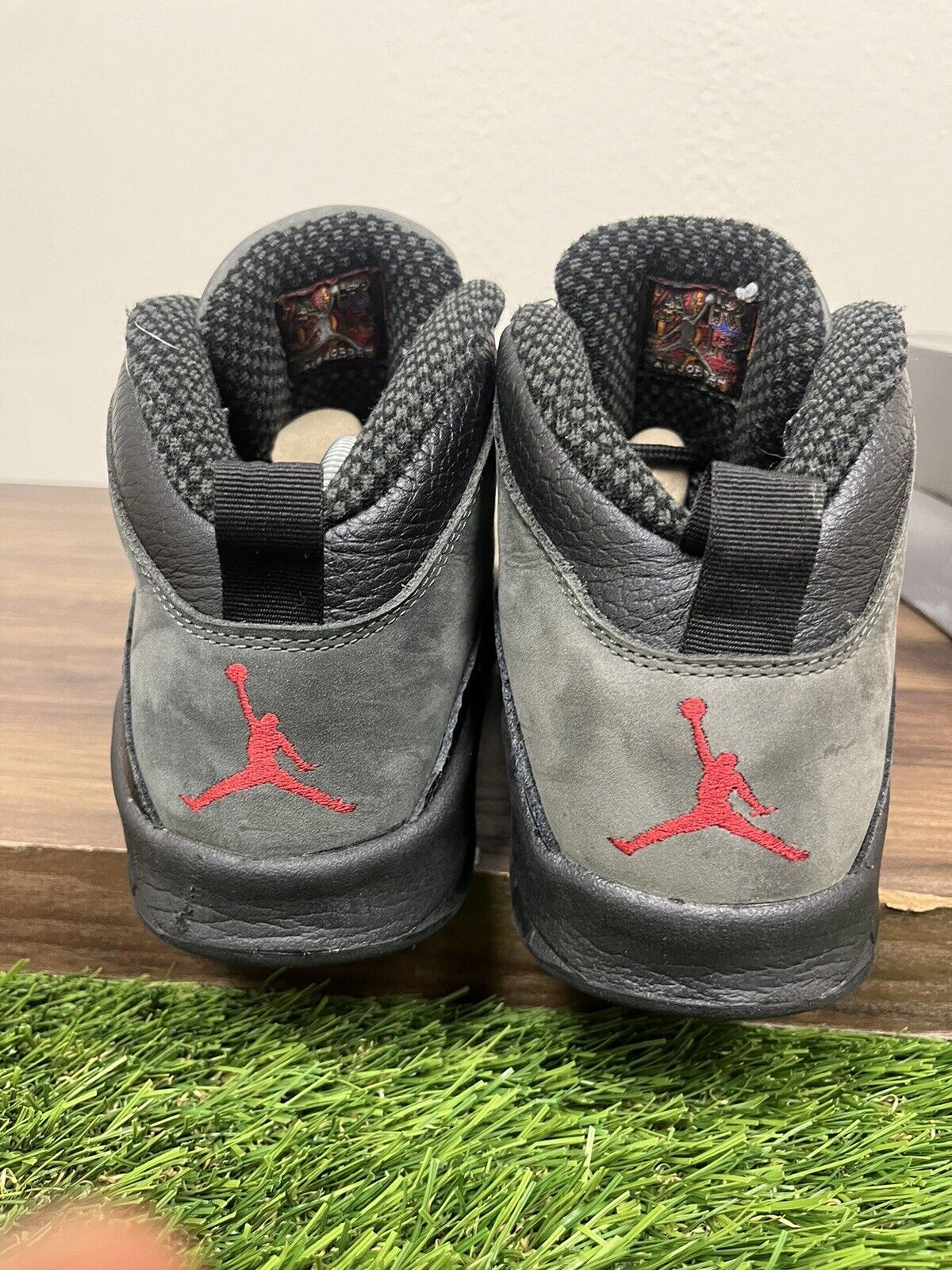 2018 Air Jordan 10 Shadow - Size 10.5 - 310805-002 - PreOwned 