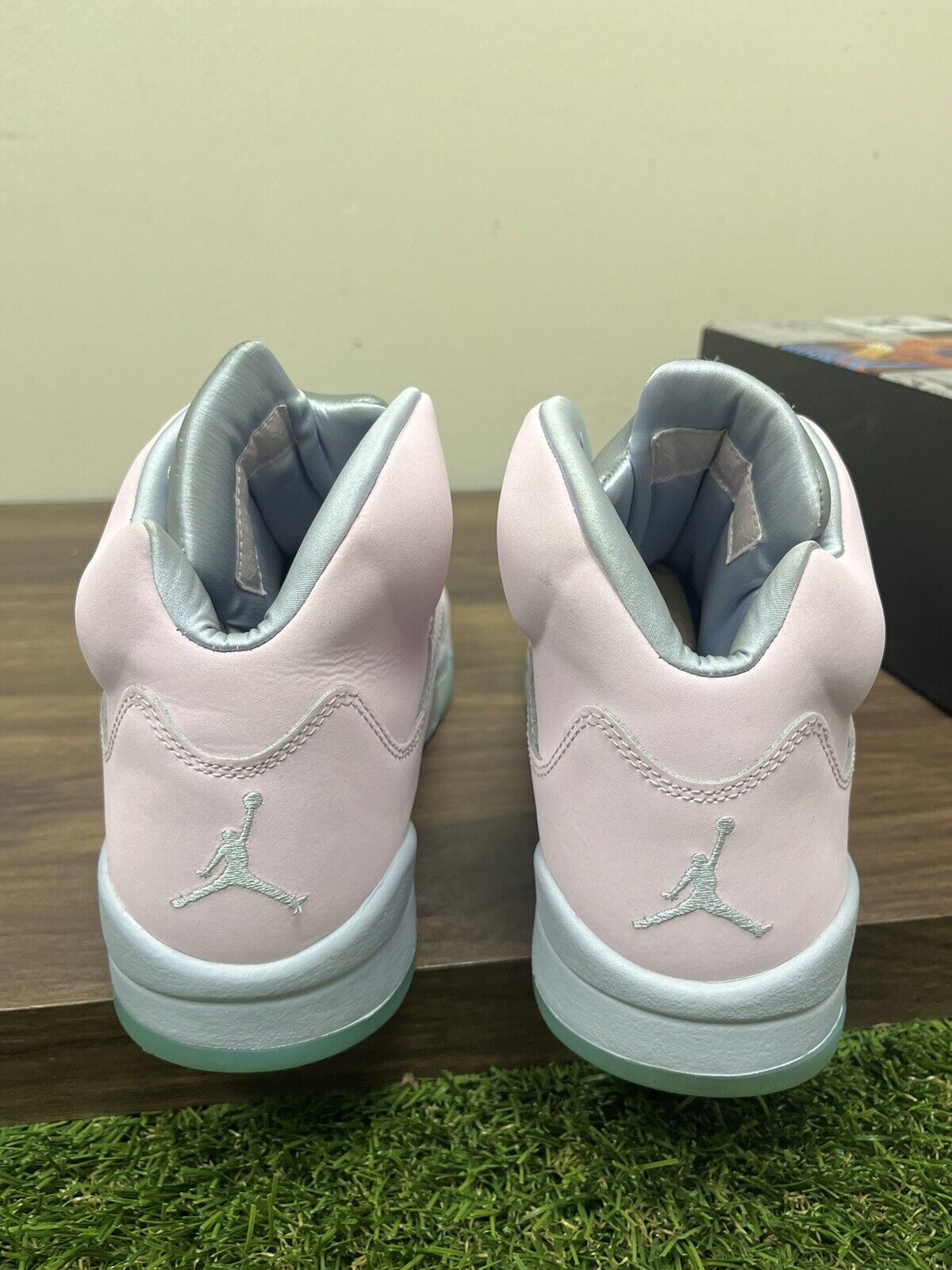 Nike Air Jordan 5 Easter 2022 size 9.5 DV0562-600 OG V VNDS Clean