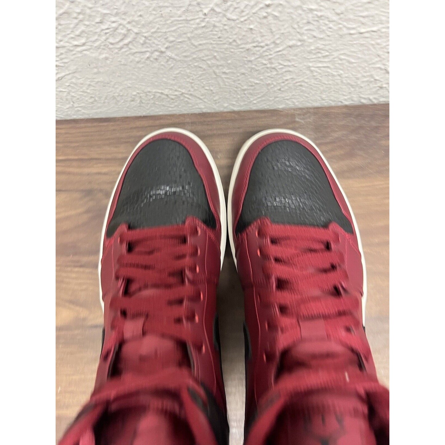 Jordan 1 Retro Mid Team Men's Size 9. Red Black Athletic Shoes