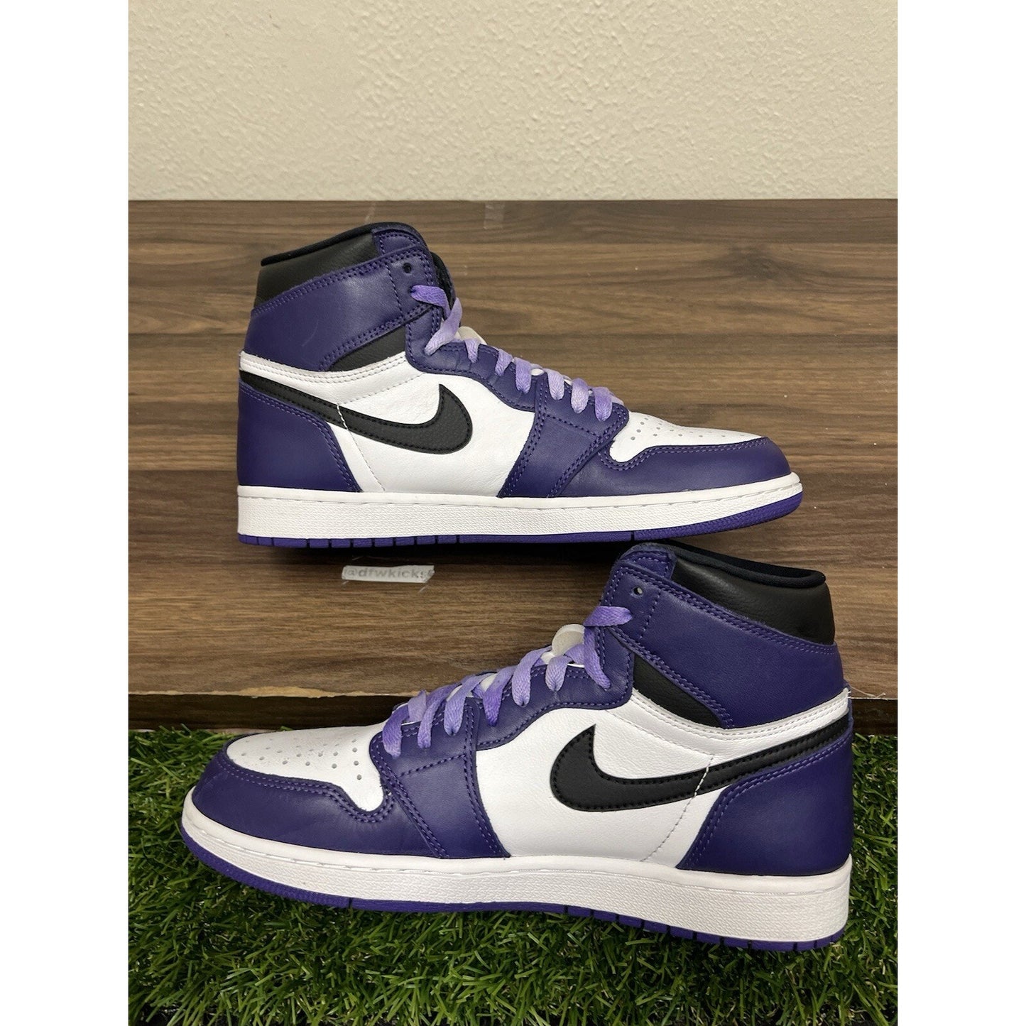 Nike Air Jordan 1 Retro OG High Court Purple 2.0 size 9.5 555088-500 *402