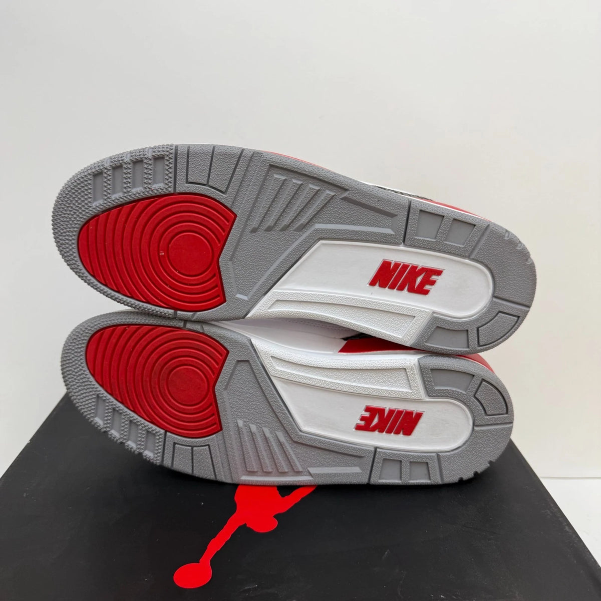 Air Jordan 3 Retro "Fire Red" — Men's Size 11.5